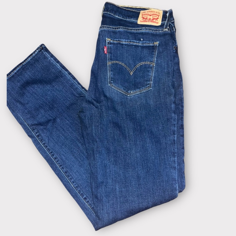 Women’s Levi’s 724 HIGH RISE STRAIGHT - size 
31
